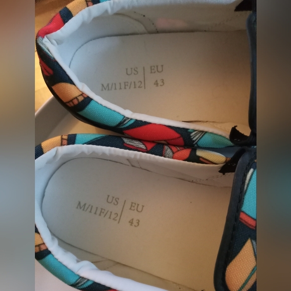 Book Lovers Pattern Slip-on Canvas Shoes Wmns12/Mns11/EU43. Black Sole     FF217 - Picture 3 of 7